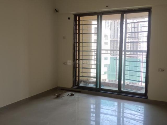 4 BHK Apartment in Kandivali East for resale Mumbai. The reference number is 20105701