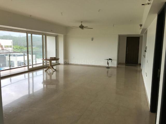 4 BHK Apartment in Kandivali East for resale Mumbai. The reference number is 20222676