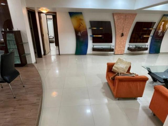 4 BHK Apartment in Kandivali West for rent Mumbai. The reference number is 10974387