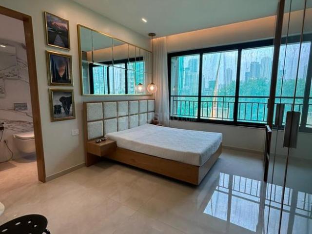 4 BHK Apartment in Kandivali West for resale Mumbai. The reference number is 20080250