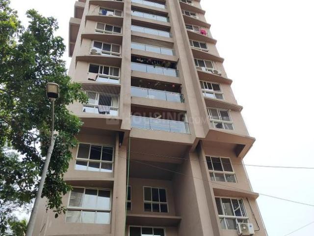 4 BHK Apartment in Kandivali West for resale Mumbai. The reference number is 20139869