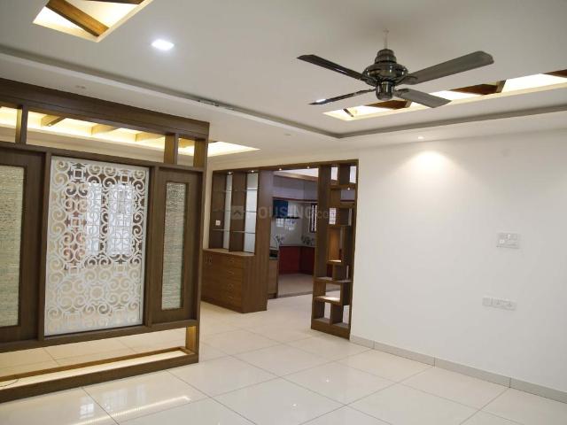 4 BHK Apartment in Khar West for rent Mumbai. The reference number is 19944051