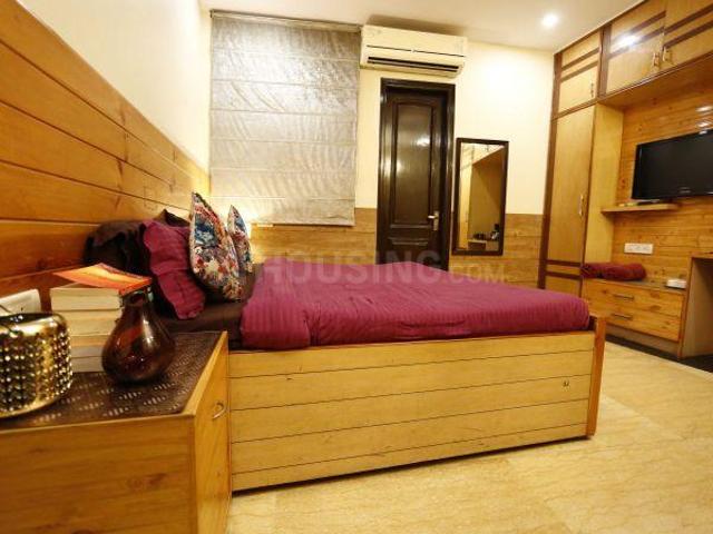 4 BHK Apartment in Khar West for rent Mumbai. The reference number is 19944030