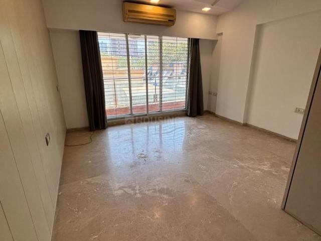 4 BHK Apartment in Khar West for rent Mumbai. The reference number is 19967791