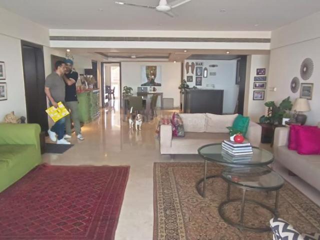 4 BHK Apartment in Khar West for rent Mumbai. The reference number is 20068360