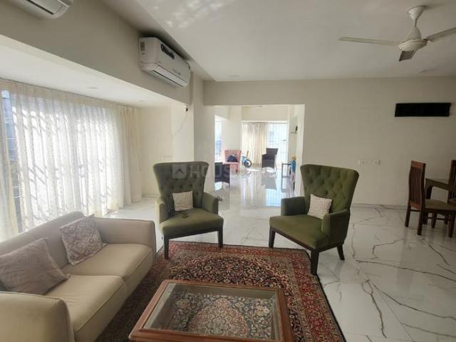 4 BHK Apartment in Khar West for rent Mumbai. The reference number is 20484219