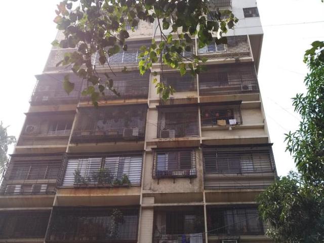 4 BHK Apartment in Khar West for resale Mumbai. The reference number is 20511049