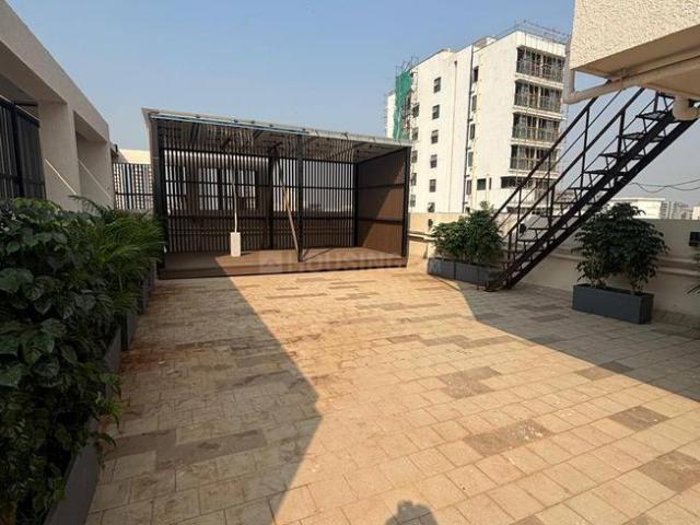 4 BHK Apartment in Khar West for resale Mumbai. The reference number is 20953624