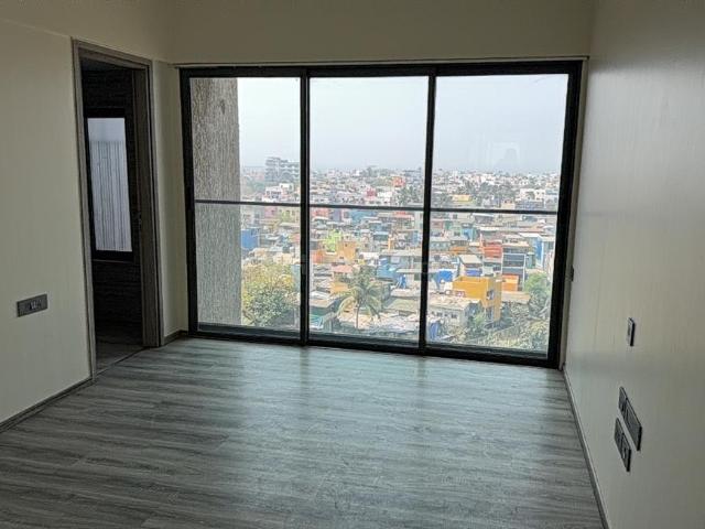4 BHK Apartment in Khar Danda for rent Mumbai. The reference number is 19691995