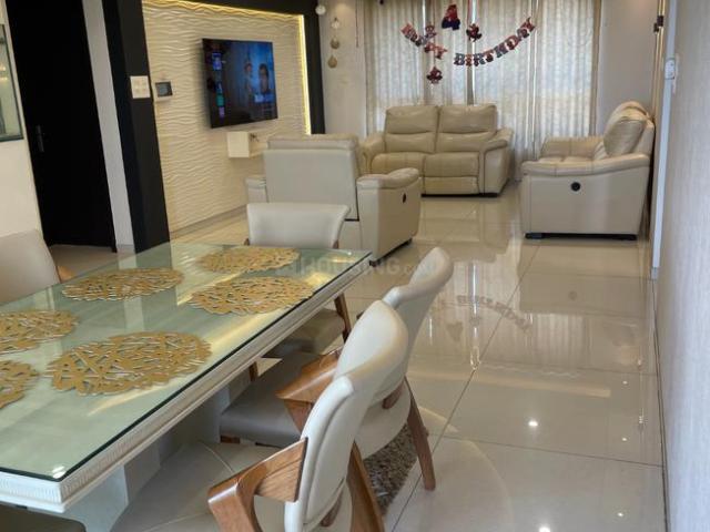 4 BHK Apartment in Kharadi for resale Pune. The reference number is 20138680