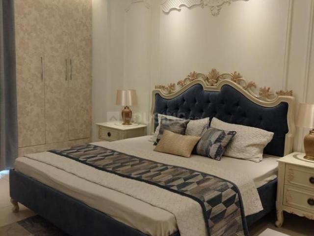 4 BHK Apartment in Kishanpura for resale Zirakpur. The reference number is 19397188