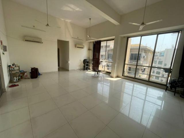 4 BHK Apartment in Kurla West for rent Mumbai. The reference number is 20062858