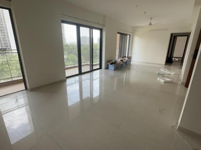 4 BHK Apartment in Hadapsar for rent Pune. The reference number is 20346588