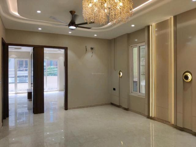 4 BHK Apartment in Indirapuram for resale Ghaziabad. The reference number is 19446306