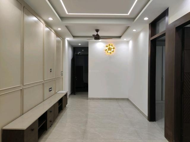 4 BHK Apartment in Indirapuram for resale Ghaziabad. The reference number is 19656294
