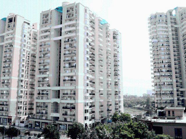 4 BHK Apartment in Indirapuram for resale Ghaziabad. The reference number is 20678530
