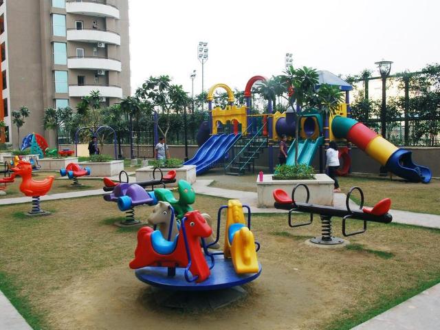 4 BHK Apartment in Indirapuram for resale Ghaziabad. The reference number is 20167590