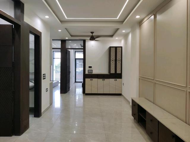 4 BHK Apartment in Indirapuram for resale Ghaziabad. The reference number is 20212890