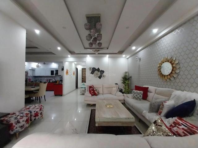 4 BHK Apartment in Indirapuram for resale Ghaziabad. The reference number is 20279539