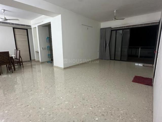 4 BHK Apartment in Iscon Ambli Road for rent Ahmedabad. The reference number is 19932315