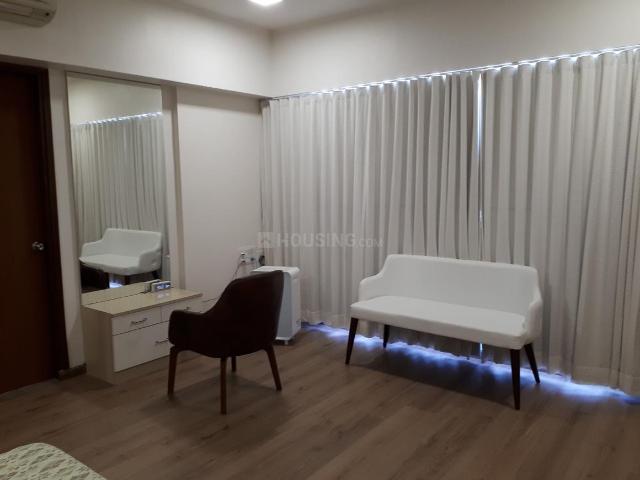 4 BHK Apartment in Iscon Ambli Road for rent Ahmedabad. The reference number is 19337645