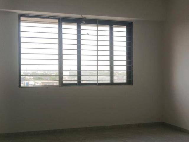 4 BHK Apartment in Iscon Ambli Road for resale Ahmedabad. The reference number is 18872057