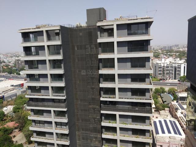 4 BHK Apartment in Iscon Ambli Road for resale Ahmedabad. The reference number is 20569350