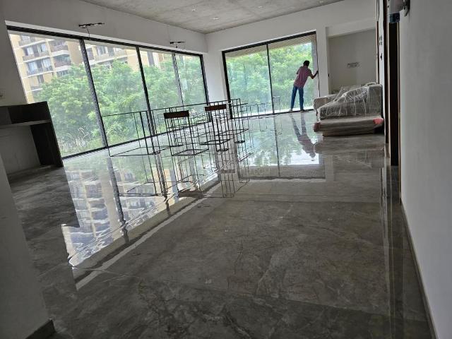 4 BHK Apartment in Jodhpur for resale Ahmedabad. The reference number is 15083421