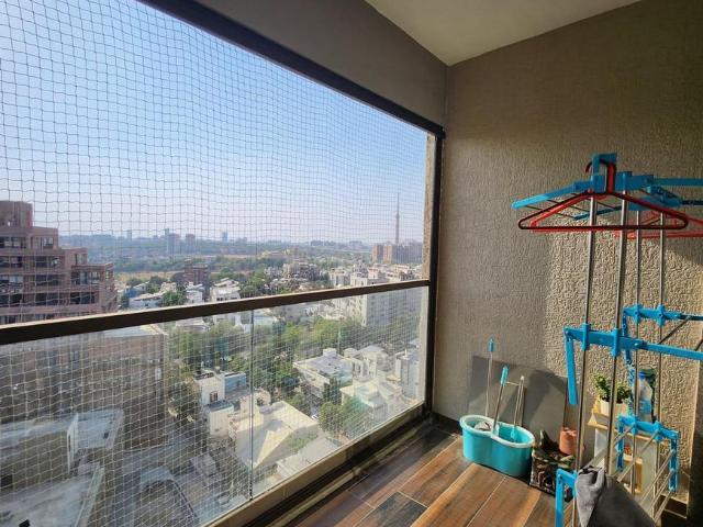 4 BHK Apartment in Jodhpur for resale Ahmedabad. The reference number is 20063225
