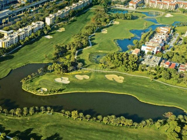 4 BHK Apartment in Jaypee Greens for resale Greater Noida. The reference number is 14538408