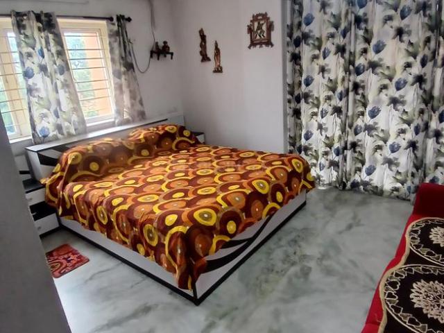 4 BHK Apartment in Jadavpur for rent Kolkata. The reference number is 20750600