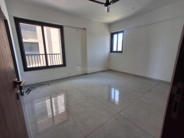 4 BHK Apartment in Jagatpur for rent Ahmedabad. The reference number is 20299464