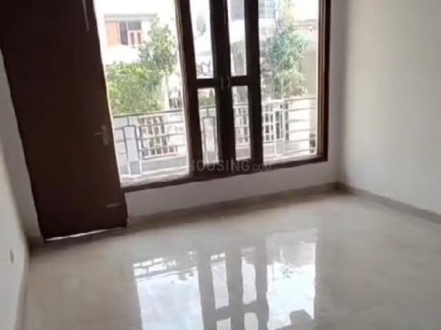 4 BHK Apartment in Jamia Nagar for resale New Delhi. The reference number is 19602695