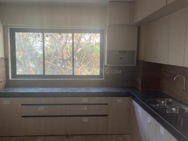 4 BHK Apartment in Juhu for rent Mumbai. The reference number is 16379676