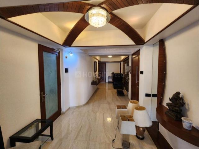 4 BHK Apartment in Juhu for rent Mumbai. The reference number is 19235998
