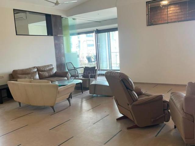 4 BHK Apartment in Juhu for rent Mumbai. The reference number is 20583536
