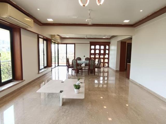 4 BHK Apartment in Juhu for rent Mumbai. The reference number is 20359043