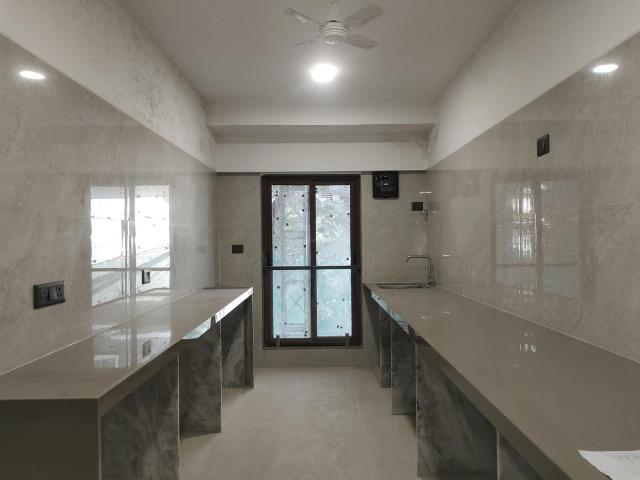 4 BHK Apartment in Juhu for resale Mumbai. The reference number is 19052027