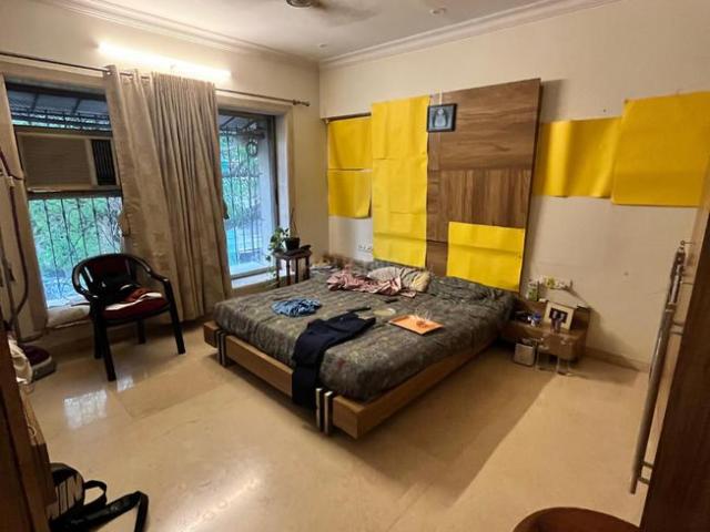 4 BHK Apartment in Juhu for resale Mumbai. The reference number is 19496867