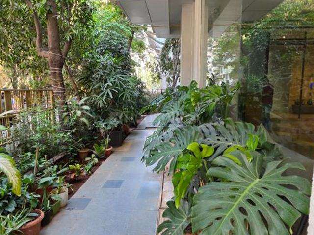 4 BHK Apartment in Juhu for resale Mumbai. The reference number is 20010306