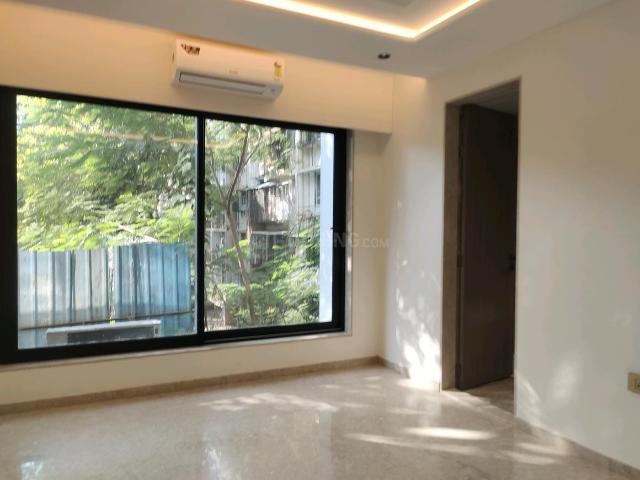 4 BHK Apartment in Juhu for resale Mumbai. The reference number is 20504104