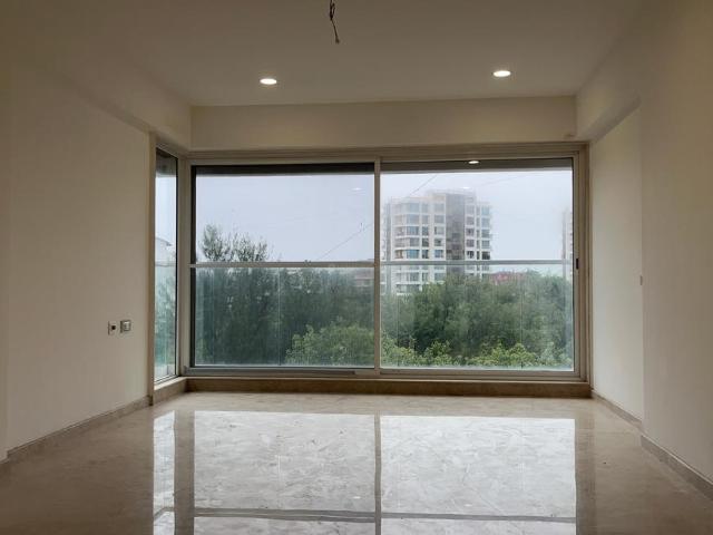 4 BHK Apartment in Juhu for resale Mumbai. The reference number is 20816896
