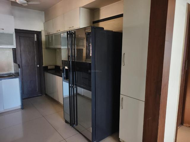 4 BHK Apartment in Old Padra Road for rent Vadodara. The reference number is 19058696