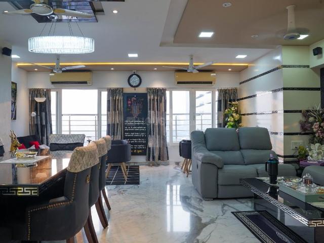 4 BHK Apartment in Lower Parel for resale Mumbai. The reference number is 20426540