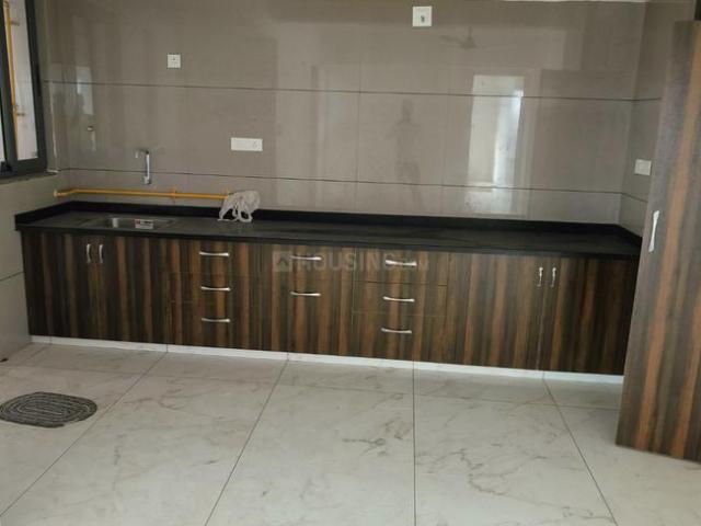4 BHK Apartment in Motera for rent Ahmedabad. The reference number is 16469418