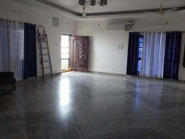 4 BHK Apartment in Moti Nagar for resale Hyderabad. The reference number is 16867639