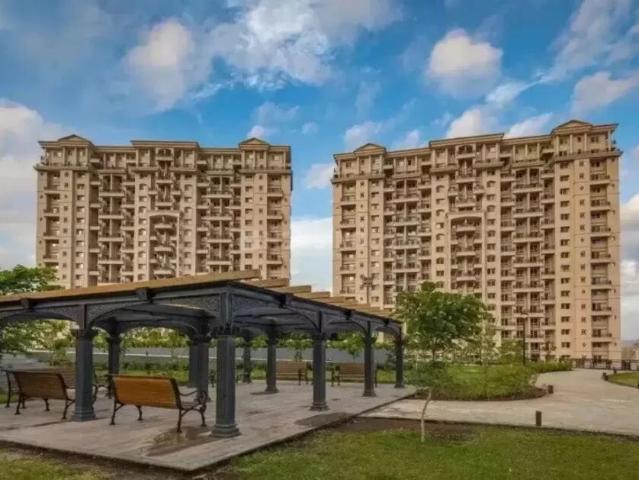 4 BHK Apartment in Mohammed Wadi for resale Pune. The reference number is 17073481