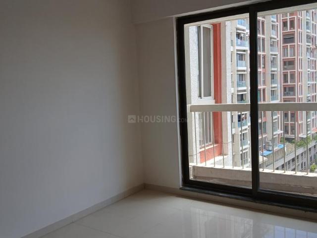 4 BHK Apartment in Mohammed Wadi for resale Pune. The reference number is 20526286