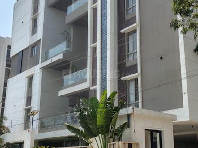 4 BHK Apartment in Madhapur for resale Hyderabad. The reference number is 19585439