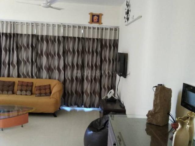 4 BHK Apartment in Magarpatta City for rent Pune. The reference number is 18171145